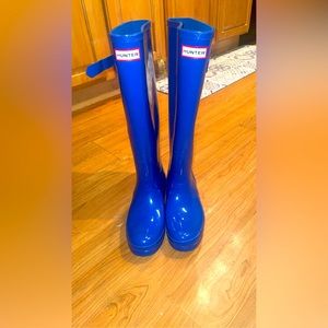 Size 9 Hunter Rain boots